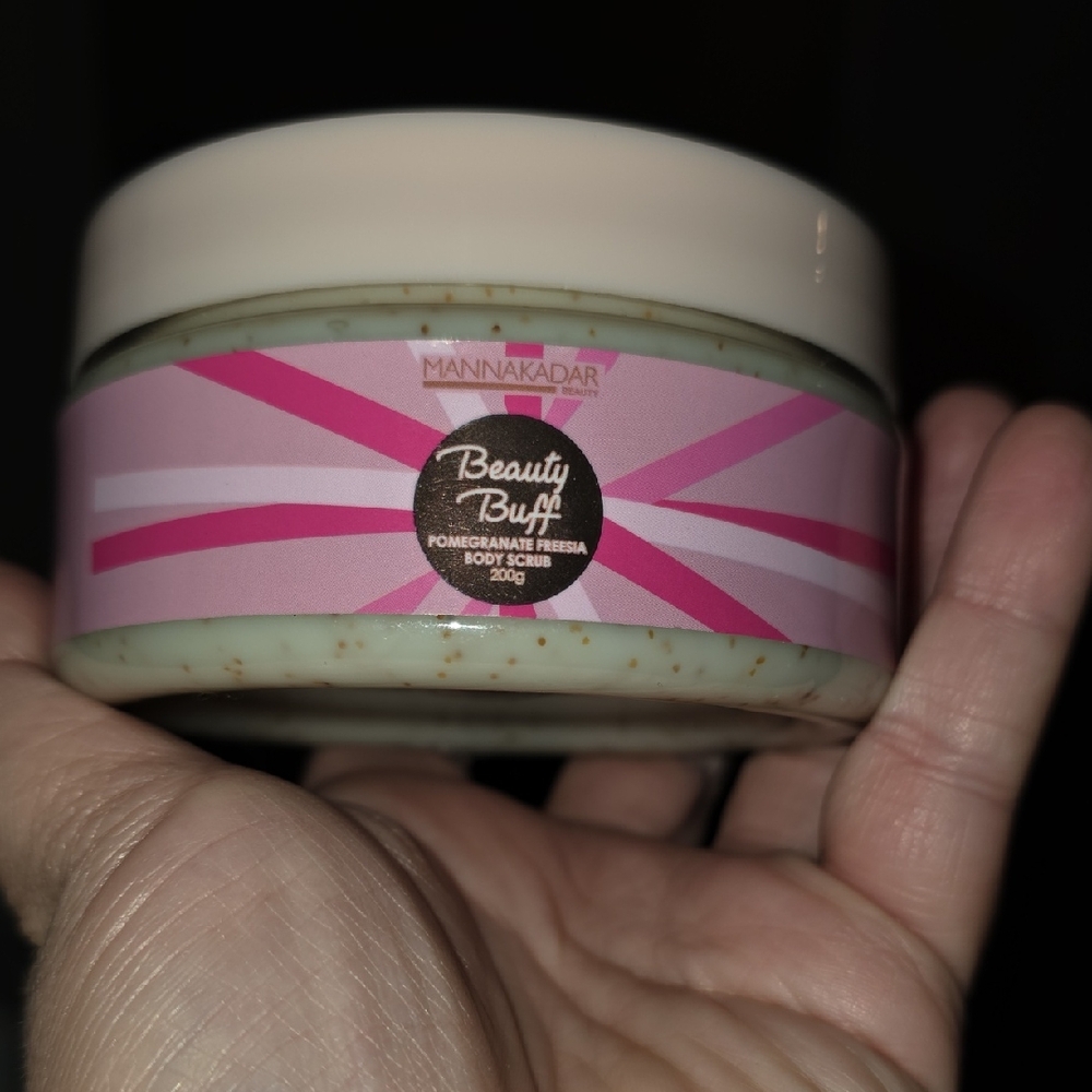 Manna Kadar Beauty Buff Pomegranate Freesia Body Scrub - Pink and White